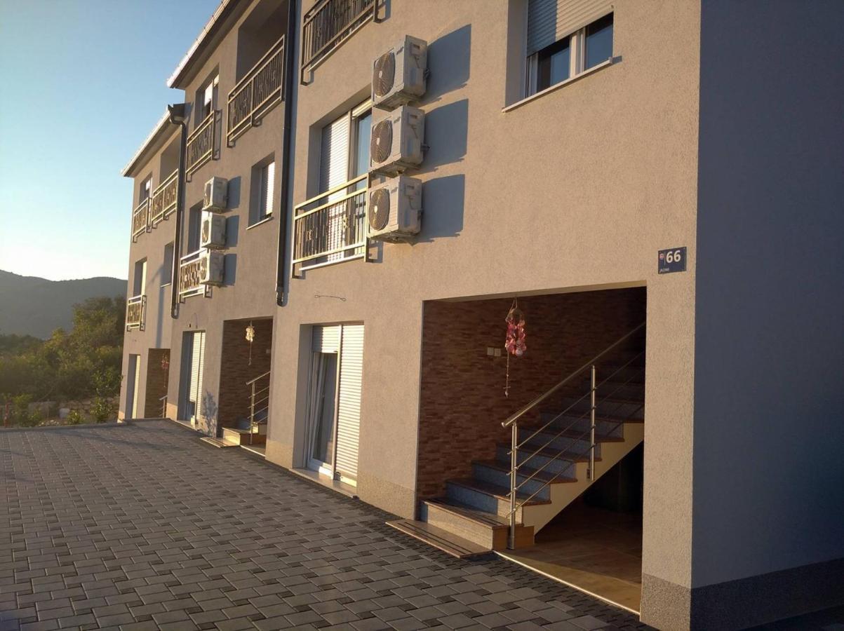 Ferienwohnung Secret Garden Neum Exterior foto